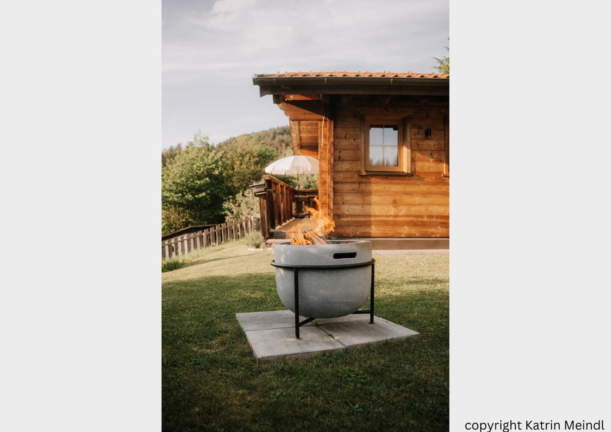 Das Paradieschen Edlitz - Stilvolles Blockhaus Mit Kamin Luaran gambar